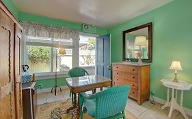Secret Garden Inn & Cottages